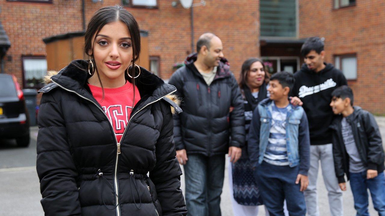 Rich Kids Go Skint backdrop