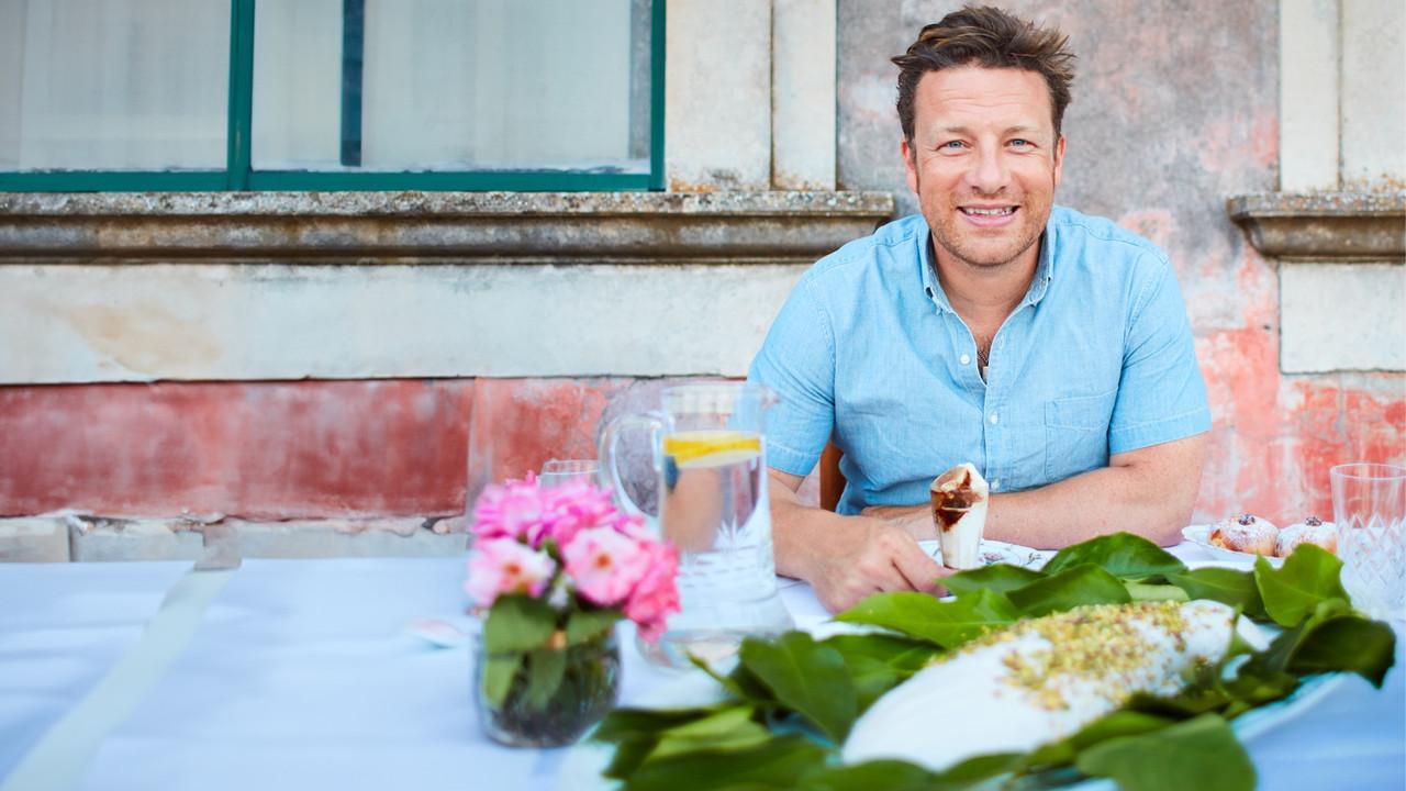 Jamie Cooks Italy backdrop