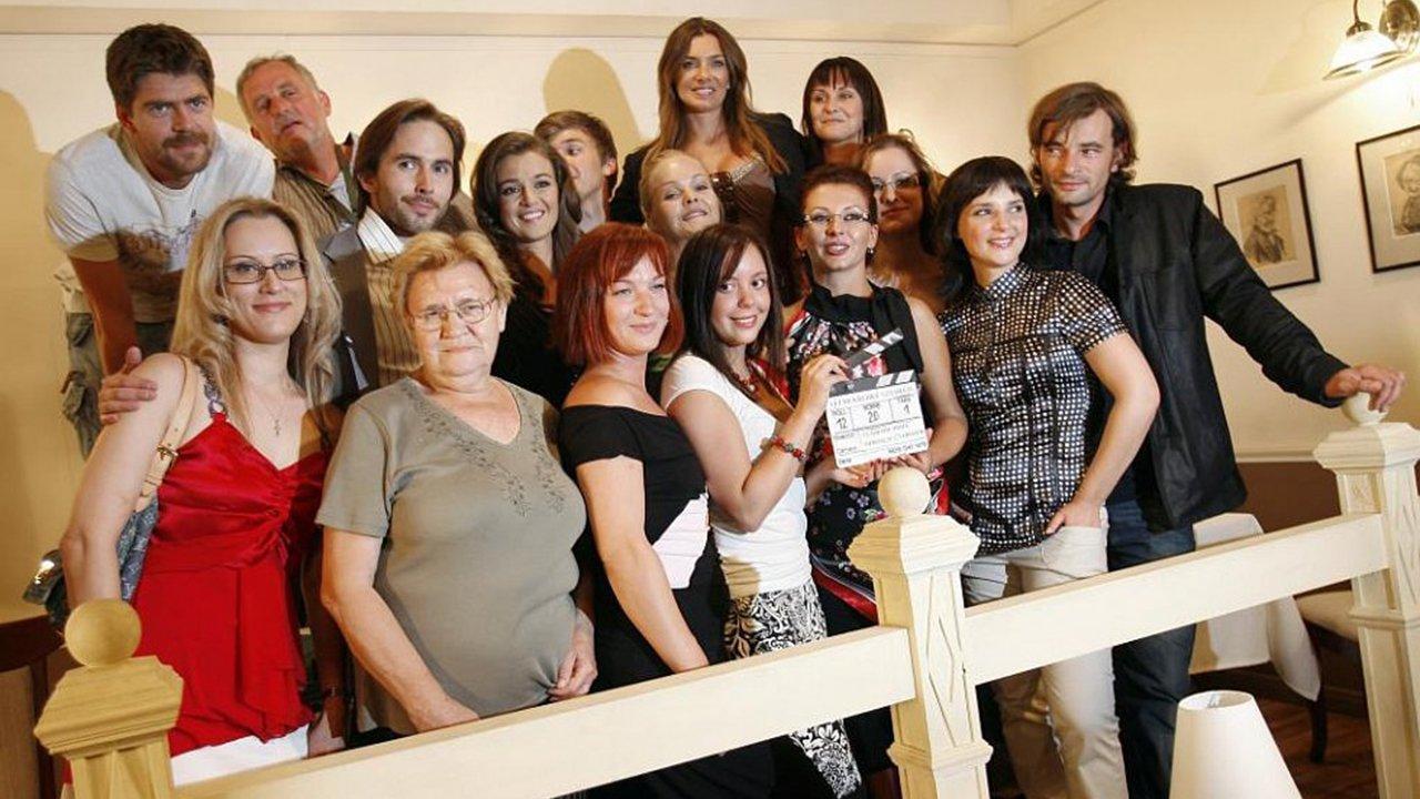 Velmi křehké vztahy backdrop