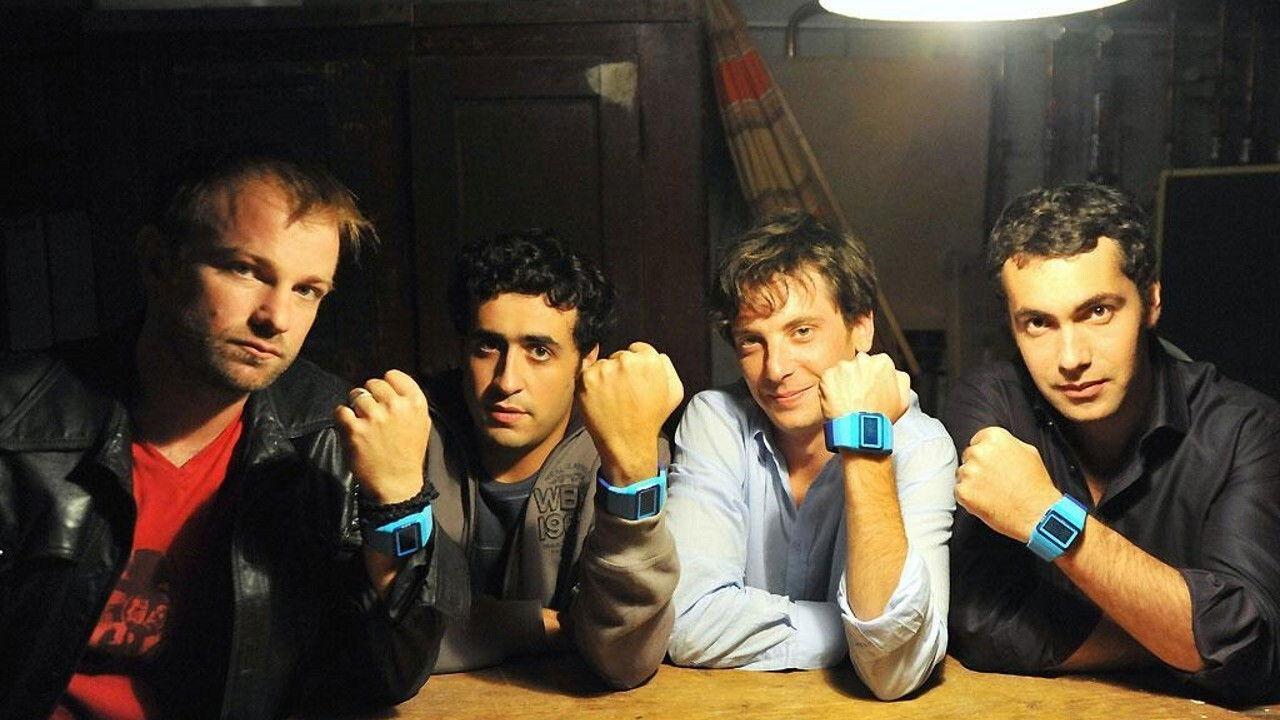 Les Invincibles backdrop