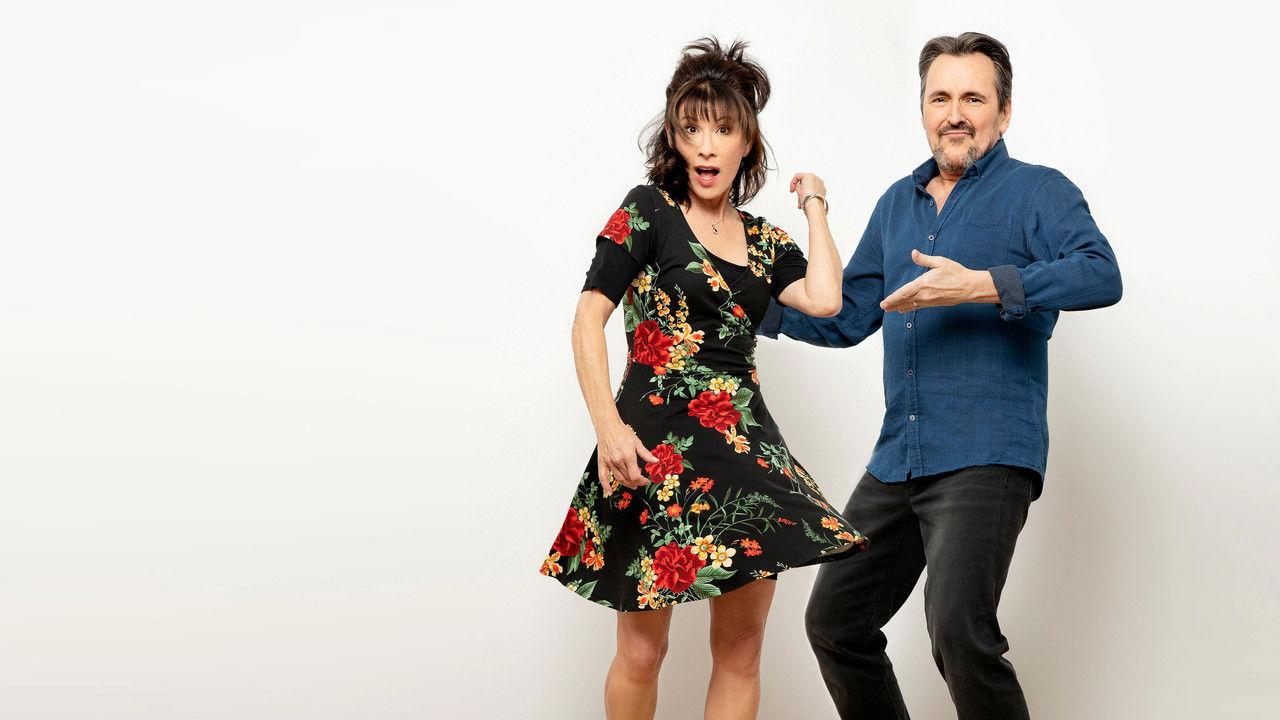 Un gars, une fille backdrop