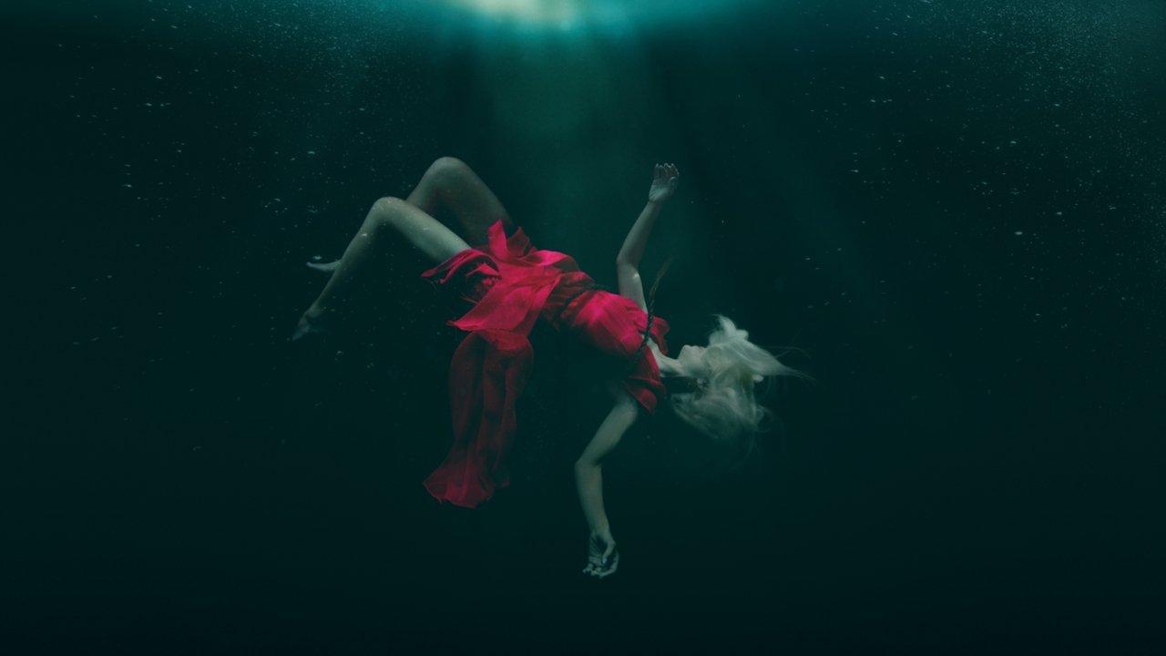 Dark Waters: Murder in the Deep backdrop