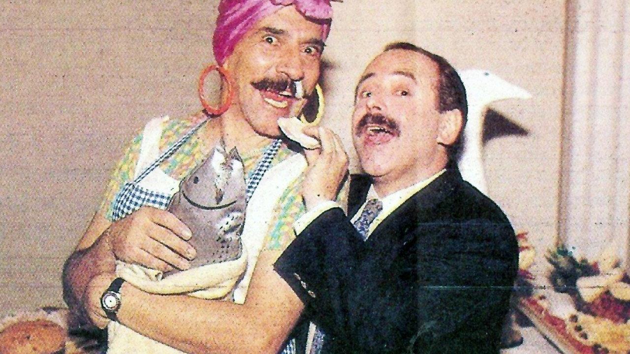 Peor es nada backdrop