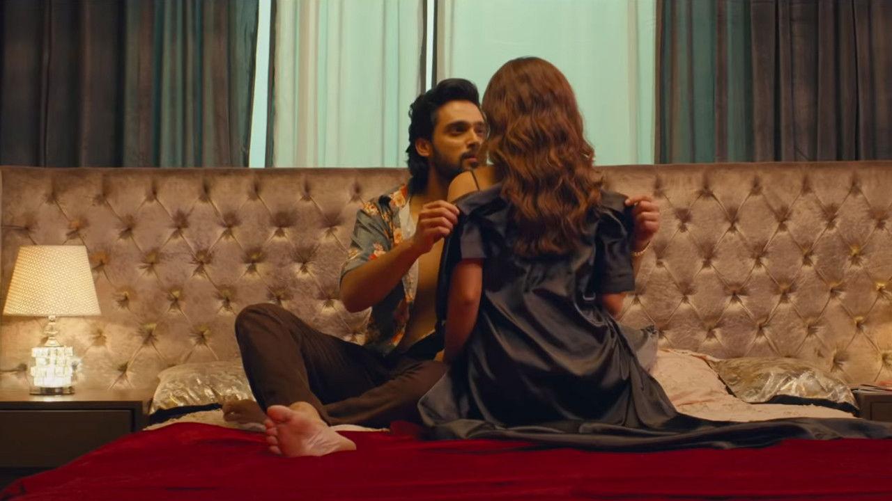 Mai Hero Boll Raha Hu backdrop