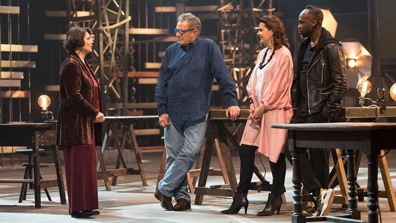 Master of Photography backdrop