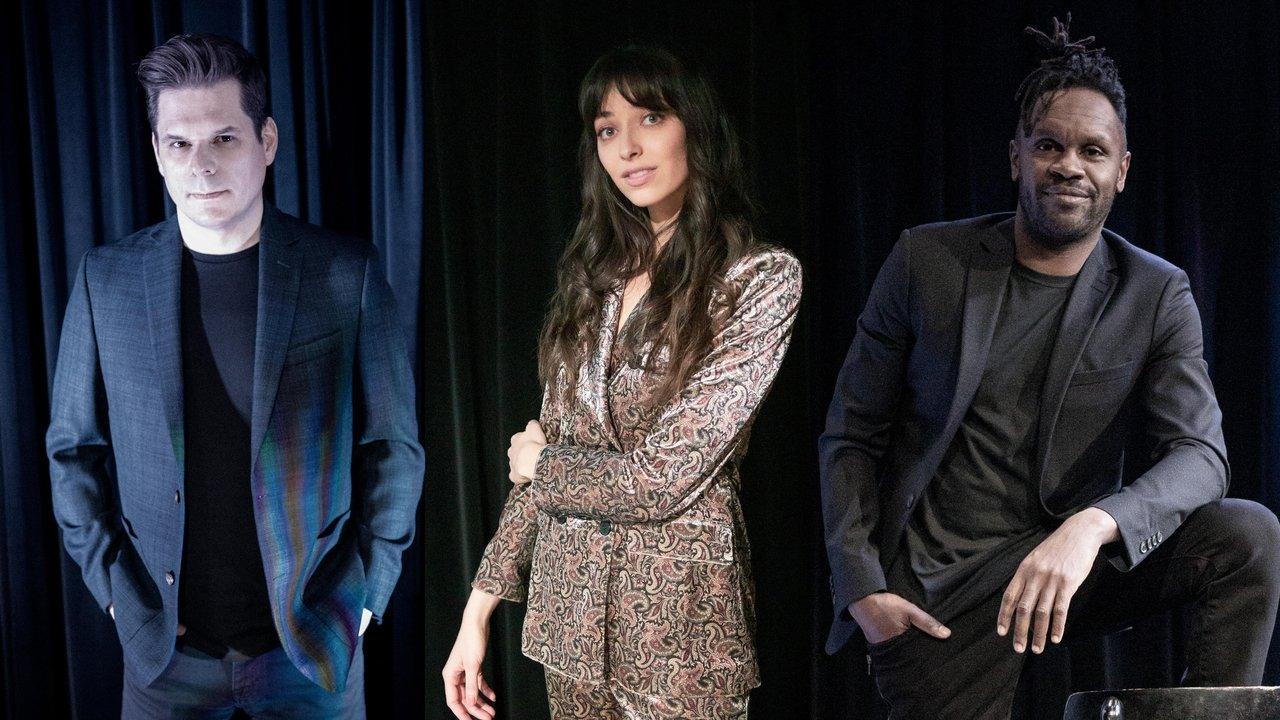 Deux hommes en or backdrop