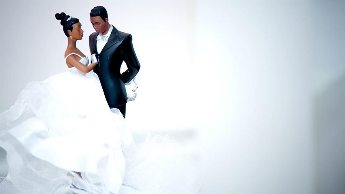 Don't Tell the Bride backdrop