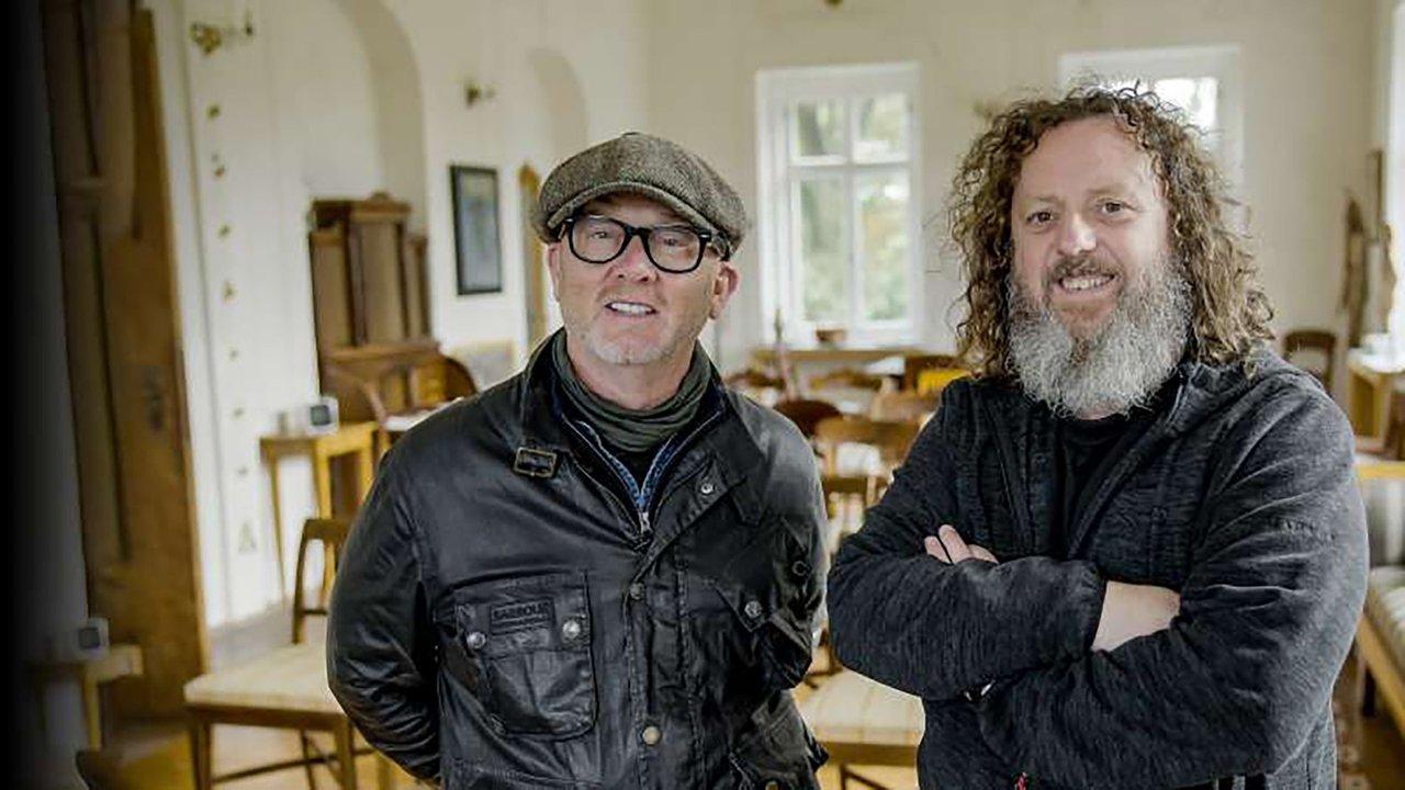 Salvage Hunters backdrop