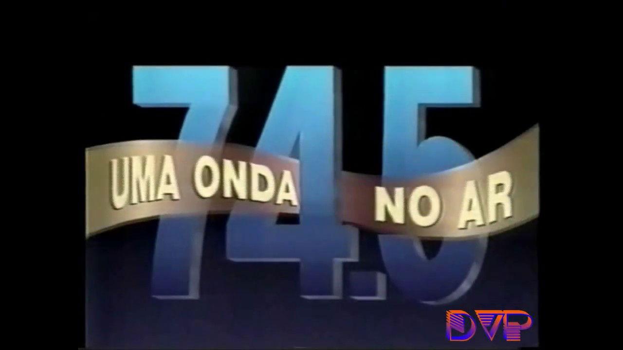 74.5: Uma Onda no Ar backdrop