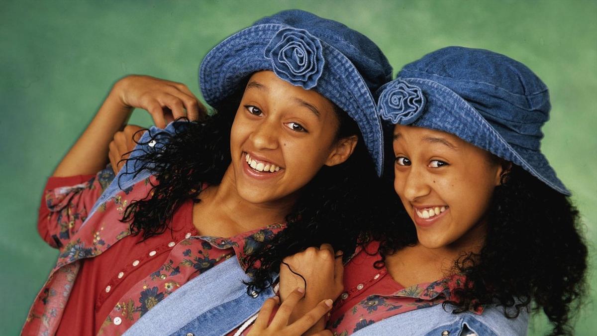 Sister, Sister backdrop