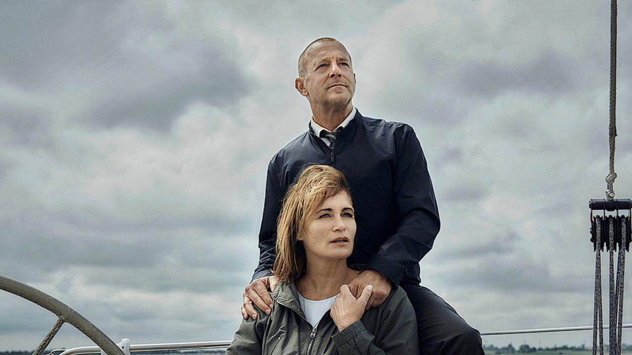 Die Frau im Meer backdrop