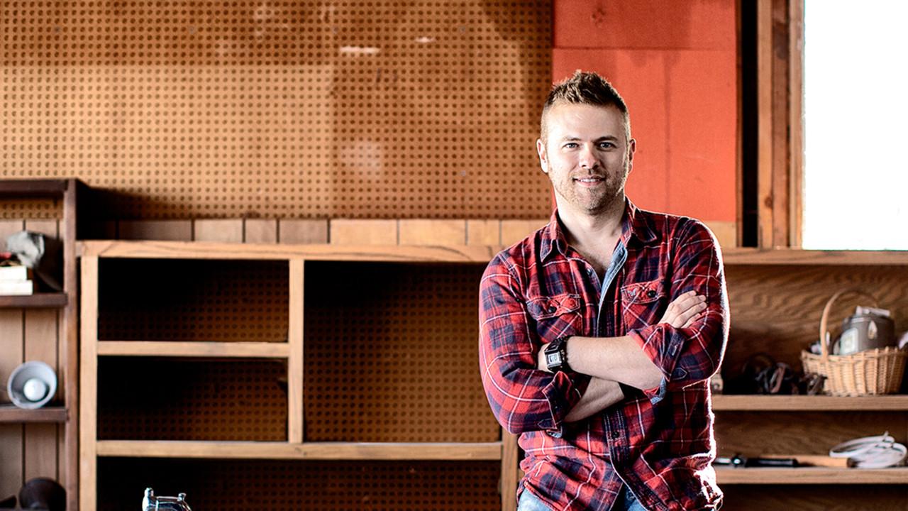 Bath Crashers backdrop