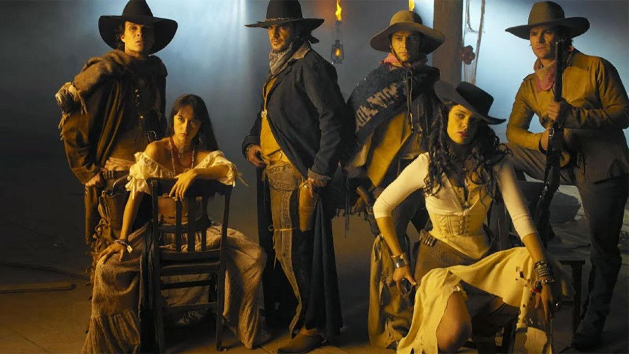 Los Plateados backdrop