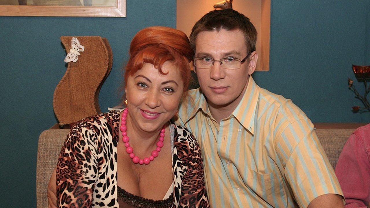 Golden Mother-In-Law backdrop