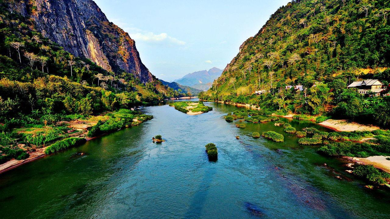 Les fleuves du monde backdrop