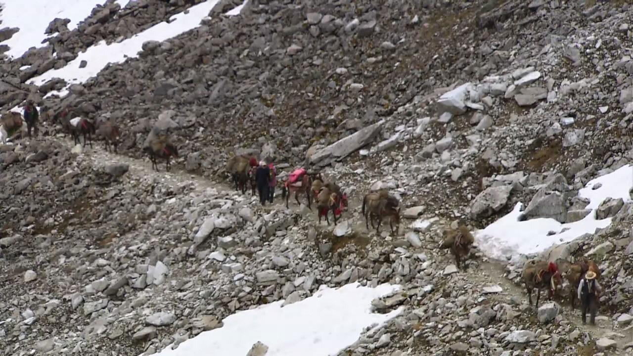 Asian Corridor in Heaven backdrop