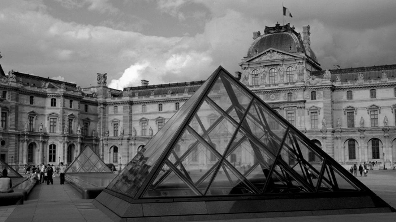The Battles of the Louvre backdrop