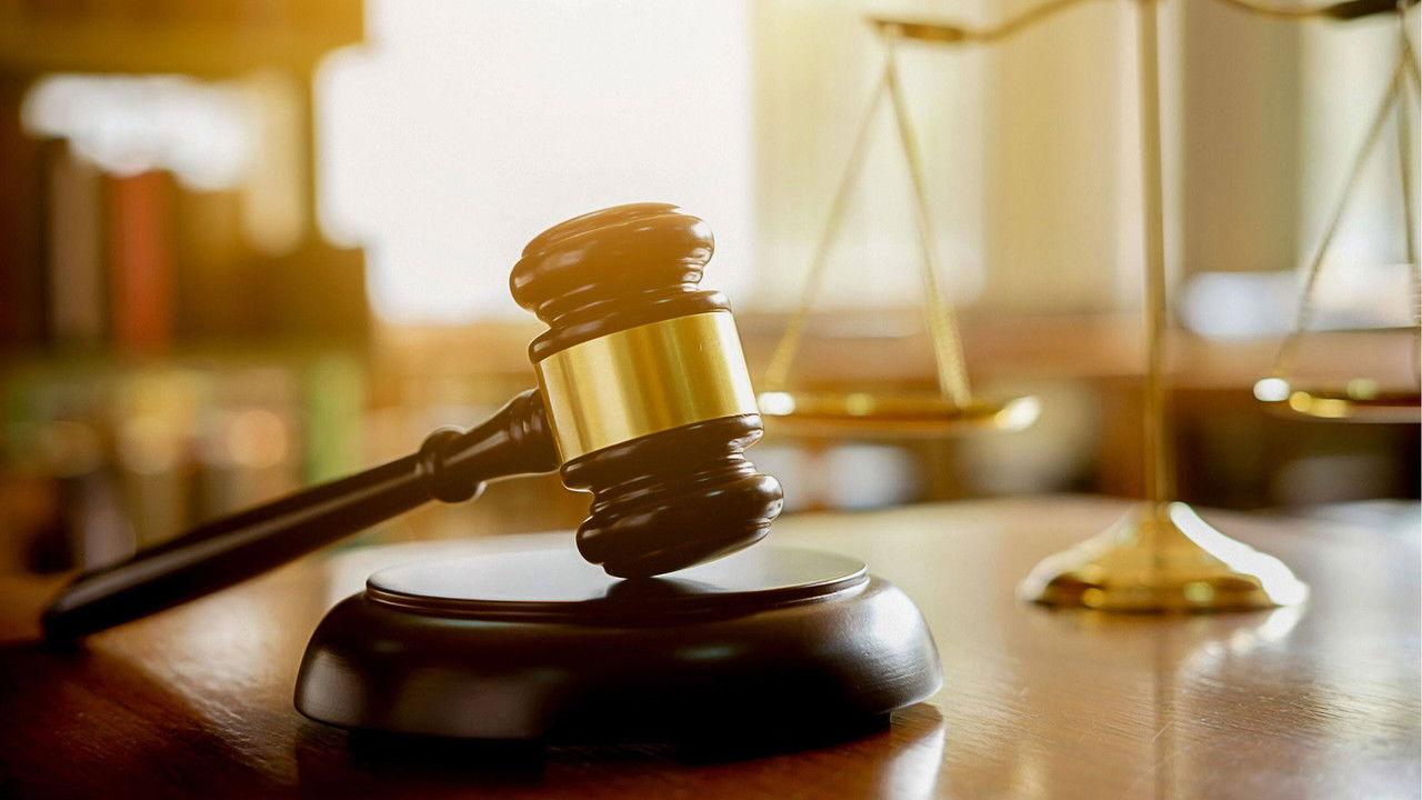 En votre âme et conscience backdrop