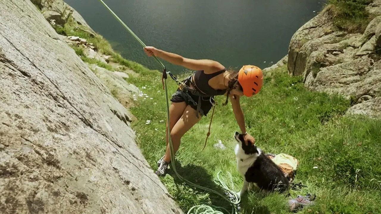 Lara i Kali backdrop