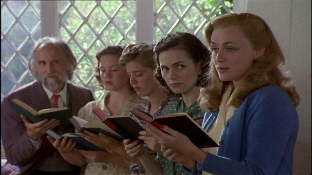 The Blonde Bombshell backdrop