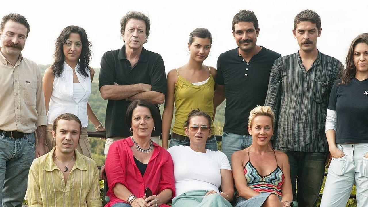 Ihlamurlar Altinda backdrop