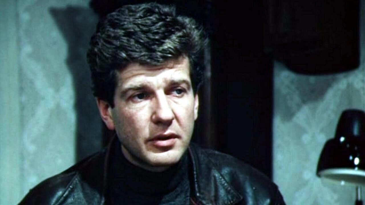 Entrance to the Maze backdrop