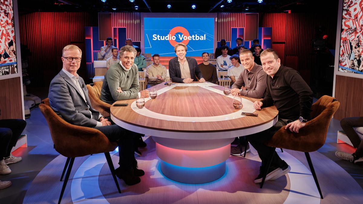 NOS Studio Voetbal backdrop