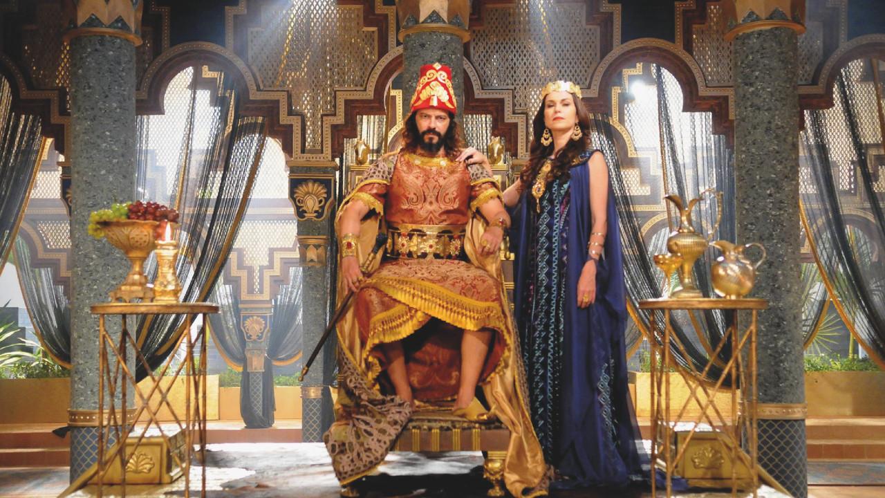 The Rich and Lazarus backdrop