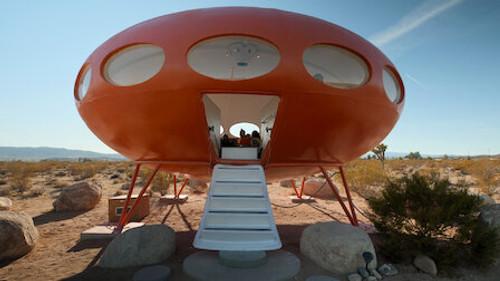 The World's Most Amazing Vacation Rentals Season 2 Episode 4 - Paranormal Places