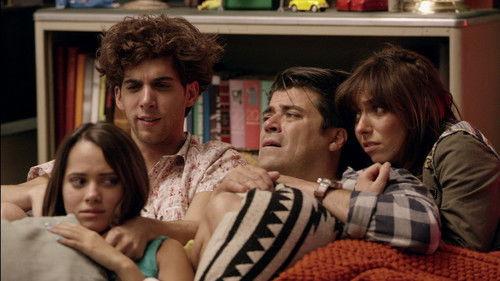 40 y 20 Season 4 Episode 9 - Peinando a la muñeca