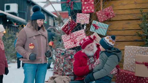 Home for Christmas Season 3 Episode 4 - Is it love in the air?