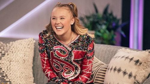 The Kelly Clarkson Show Season 3 Episode 17 - Stanley Tucci, JoJo Siwa, Cristo Fernandez, Chris Young