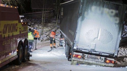 Ice Road Rescue Season 3 Episode 4 - Into the Night