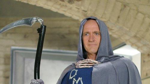 Six Feet Under Season 4 Episode 9 - Grinding the Corn