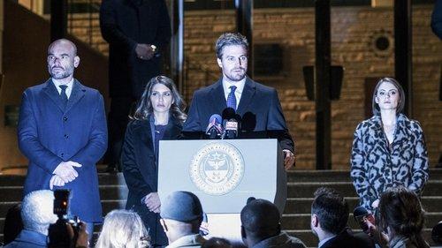 Arrow Season 5 Episode 15 - Fighting Fire with Fire
