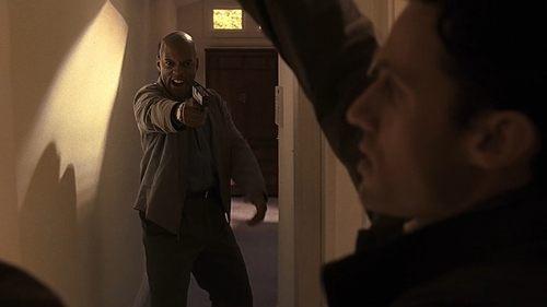 24 Season 1 Episode 16 - 3:00 P.M.-4:00 P.M.