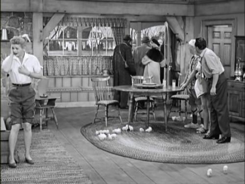 I Love Lucy Season 6 Episode 19 - Lucy Raises Chickens