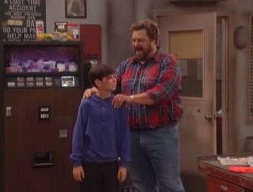 Roseanne Season 8 Episode 2 - Let Them Eat Junk