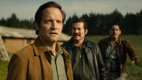 Narcos: Mexico Season 1 Episode 10 - Leyenda