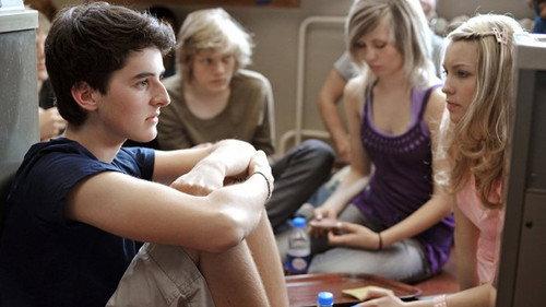 13 Hours: Race Against Time Season 1 Episode 1 - 08:00