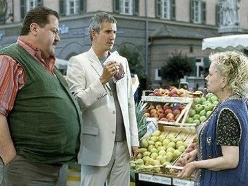 Die Rosenheim-Cops Season 4 Episode 13 - Der Kaiser ist tot