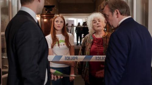 undefined Season 21 Episode 2 - The Miniature Murders