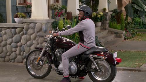 The Neighborhood Season 3 Episode 7 - Welcome to the Motorcycle