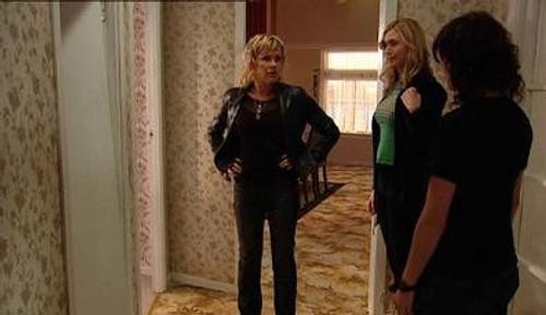 Outrageous Fortune Season 3 Episode 7 - I Dare Damnation