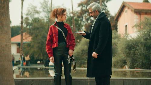 Deep Down Under Season 1 Episode 11 - Alarm Bell