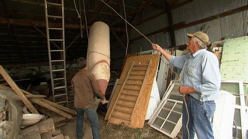 American Pickers Season 2 Episode 5 - Getting the Boot