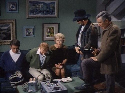 My Favorite Martian Season 3 Episode 11 - The Time Machine Is Waking Up That Old Gang of Mine