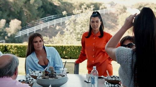 Keeping Up with the Kardashians Season 19 Episode 8 - Love Lockdown