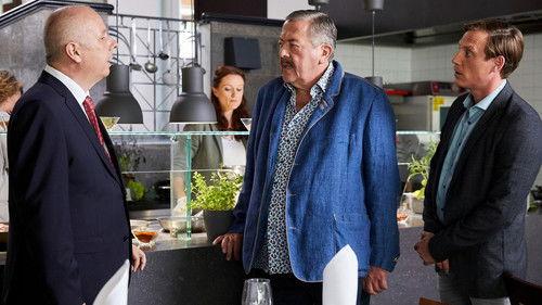Die Rosenheim-Cops Season 18 Episode 21 - One cook too many