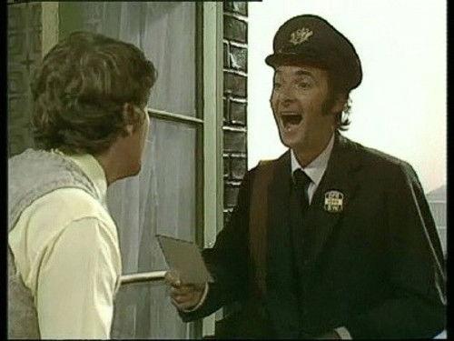 Some Mothers Do 'Ave 'Em Season 3 Episode 4 - Men as Women